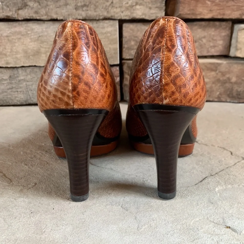 SOFFT size 6 animal print heels